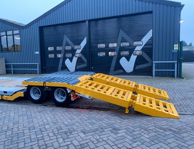 2014 Mercedes Actros 2563 6x2 + extendable lowloader DV923 | Transport | Vrachtwagen