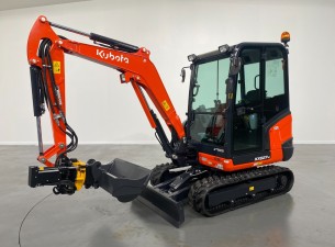 1 Kubota KX027-4 Hi Spec + Engcon EC204-CW05 ADV1047