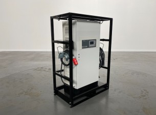 2025 Giant High-Frequency-Charger (Snellader) IP54 48V/300A + transportkast