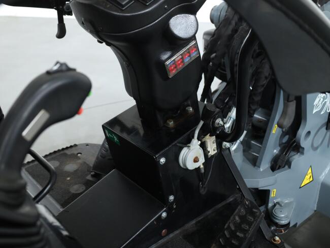 2019 Giant V452T X-tra HD VV1311 | Wiellader | Mini Shovel