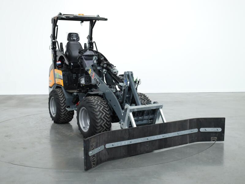 2025 VM Sneeuwschuif Giant / Heftruck 260cm ADV1112 | Aanbouwdelen | Sneeuw / Mest - Voederschuif