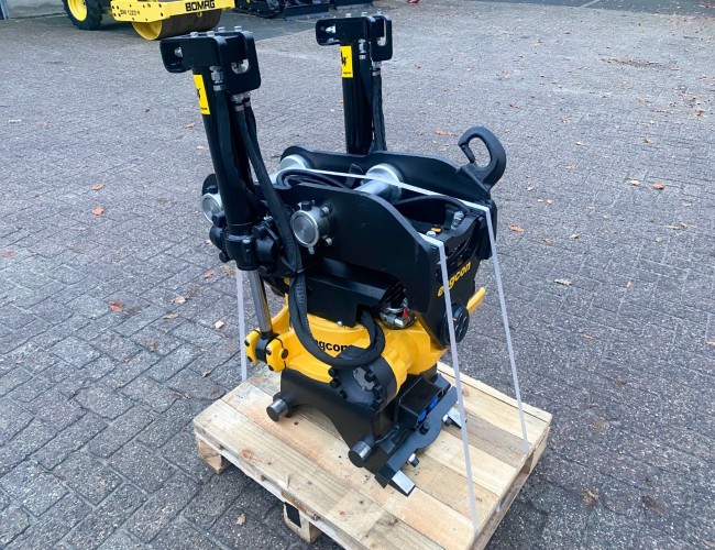 2025 Engcon EC209 Tiltrotator KX080-4 - CW10 SS9 VK10029 | Aanbouwdelen | Draaikantelstuk