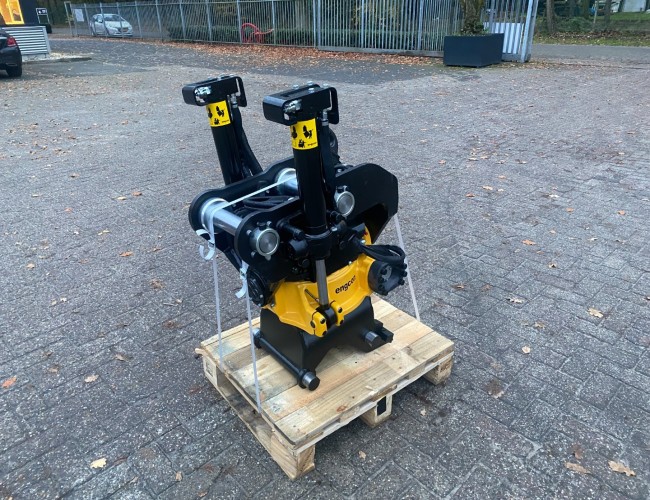 2025 Engcon EC209 Tiltrotator KX080-4 - CW10 SS9 VK10029 | Aanbouwdelen | Draaikantelstuk