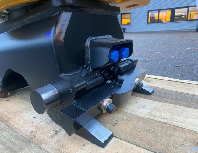 2025 Engcon EC209 Tiltrotator KX080-4 - CW10 SS9 VK10029 | Aanbouwdelen | Draaikantelstuk
