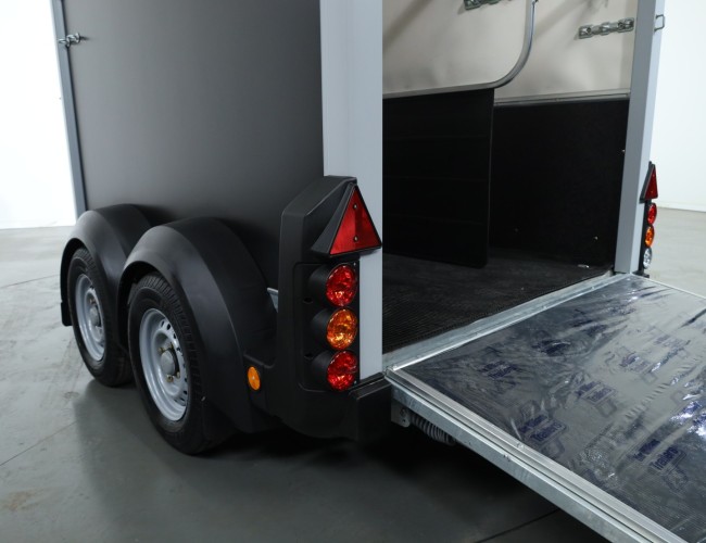 2025 Ifor Williams HB506 Paardentrailer 2 paards (zwart) VT776 | Aanhangwagen | Paardentrailer