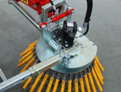 2025 Kemp Onkruidborstel Hydr + Hydr kantelen Giant (arm:650) VK10285 | Aanbouwdelen | Onkruidborstel